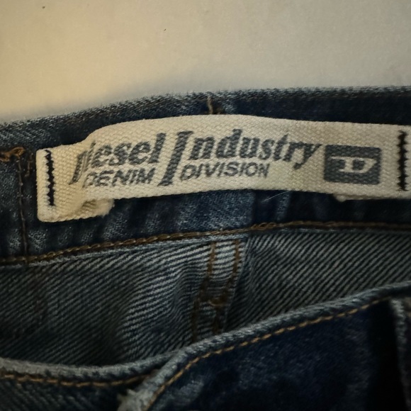 Diesel Industry Denim Division Jean Shorts, Diesel Only the Brave, size 27 - Picture 3 of 12